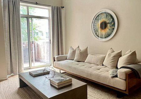 800-king-street-w-toronto-ontario-c12745990