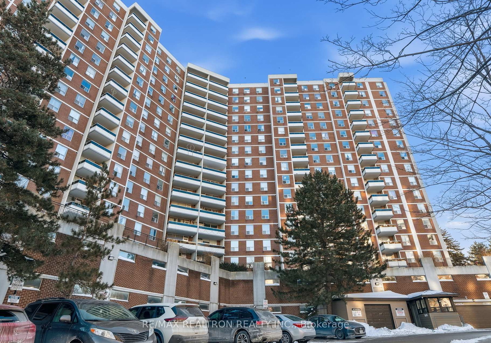 5-shady-golfway-east-york-ontario-c12746328
