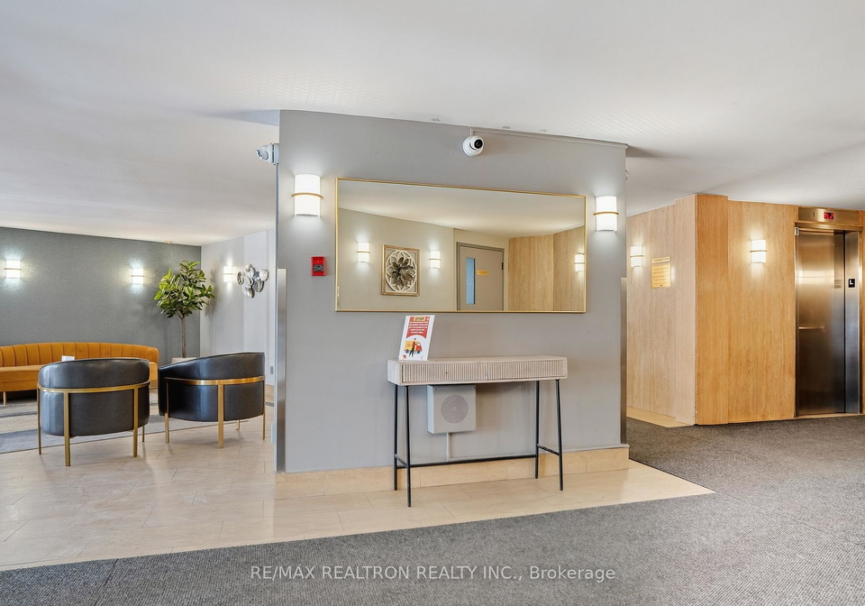 5-shady-golfway-east-york-ontario-c12746328