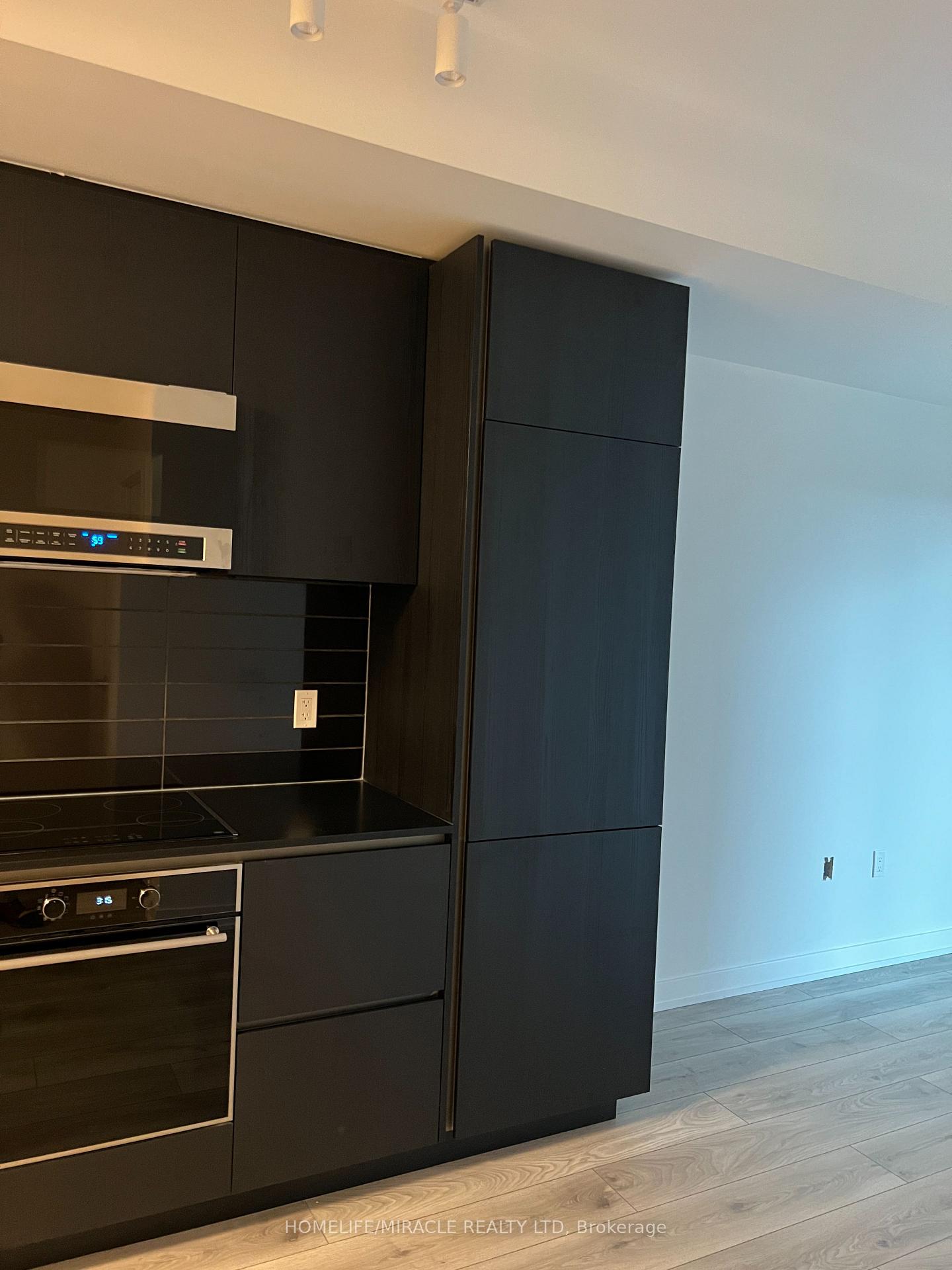 110-broadway-avenue-toronto-ontario-c12746512