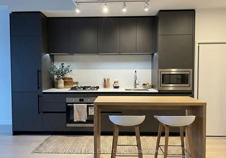 1720-bayview-avenue-toronto-ontario-c12746538