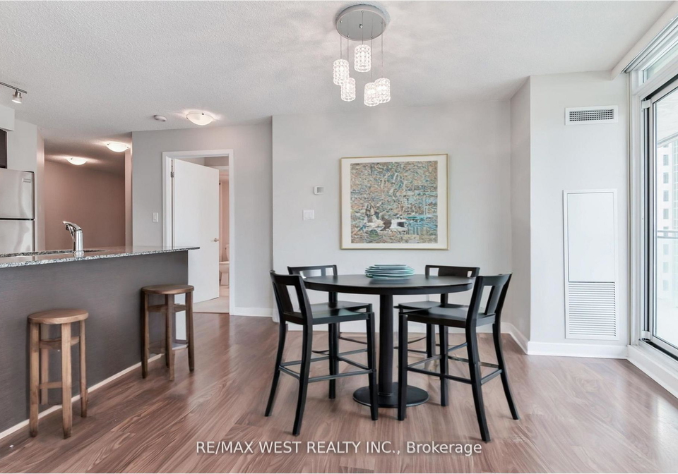 33-bay-street-toronto-ontario-c12746636
