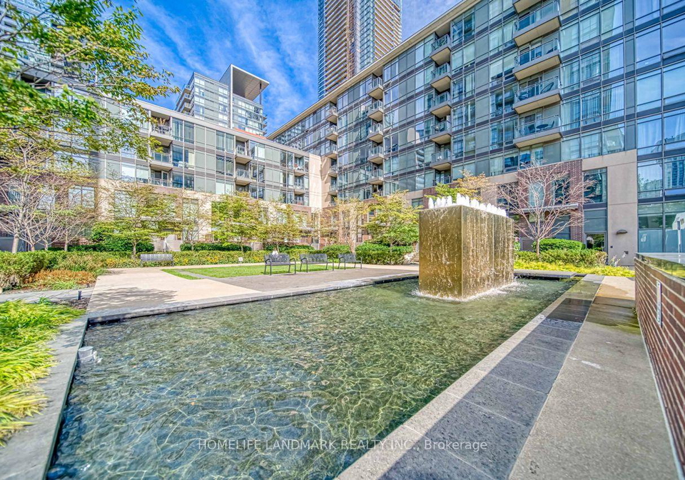 15-fort-york-boulevard-toronto-ontario-c12746790