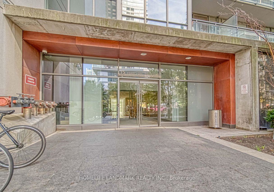 15-fort-york-boulevard-toronto-ontario-c12746790