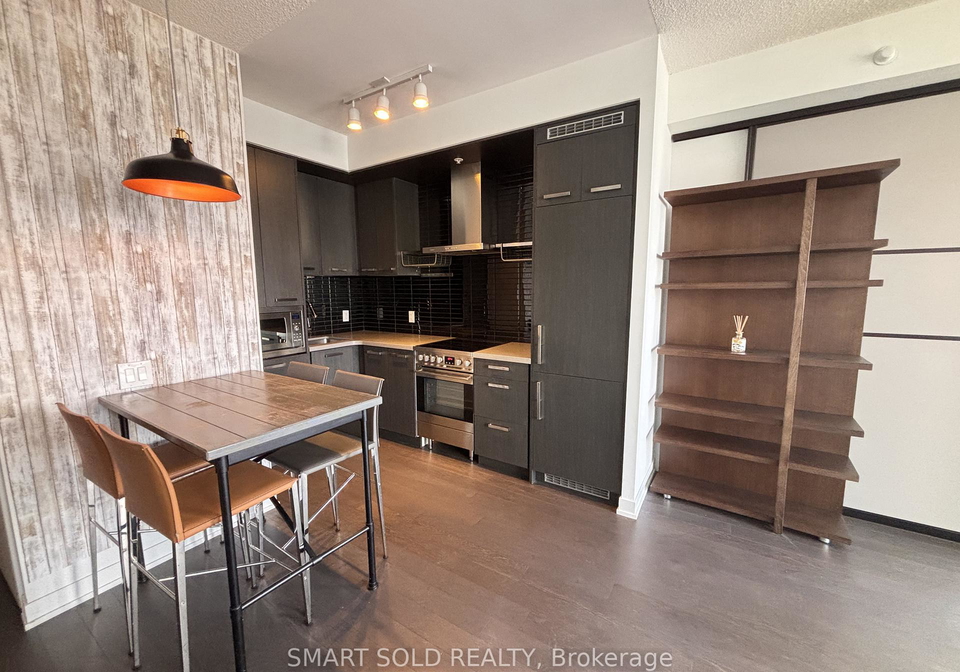 120-bayview-avenue-toronto-ontario-c12747614