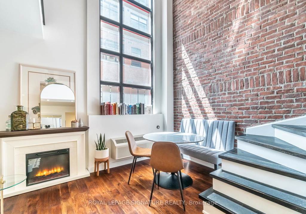 21-earl-street-toronto-ontario-c12748164