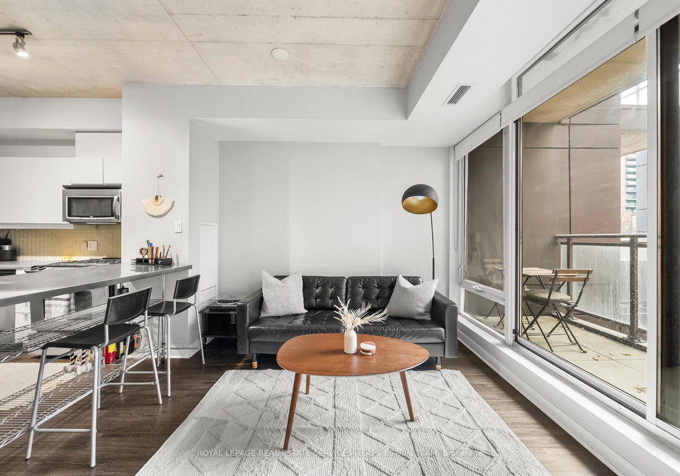 127-queen-street-e-toronto-ontario-c12748174