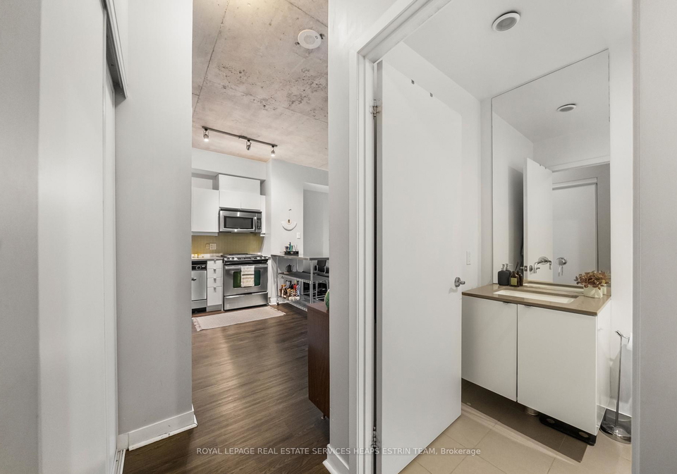 127-queen-street-e-toronto-ontario-c12748174