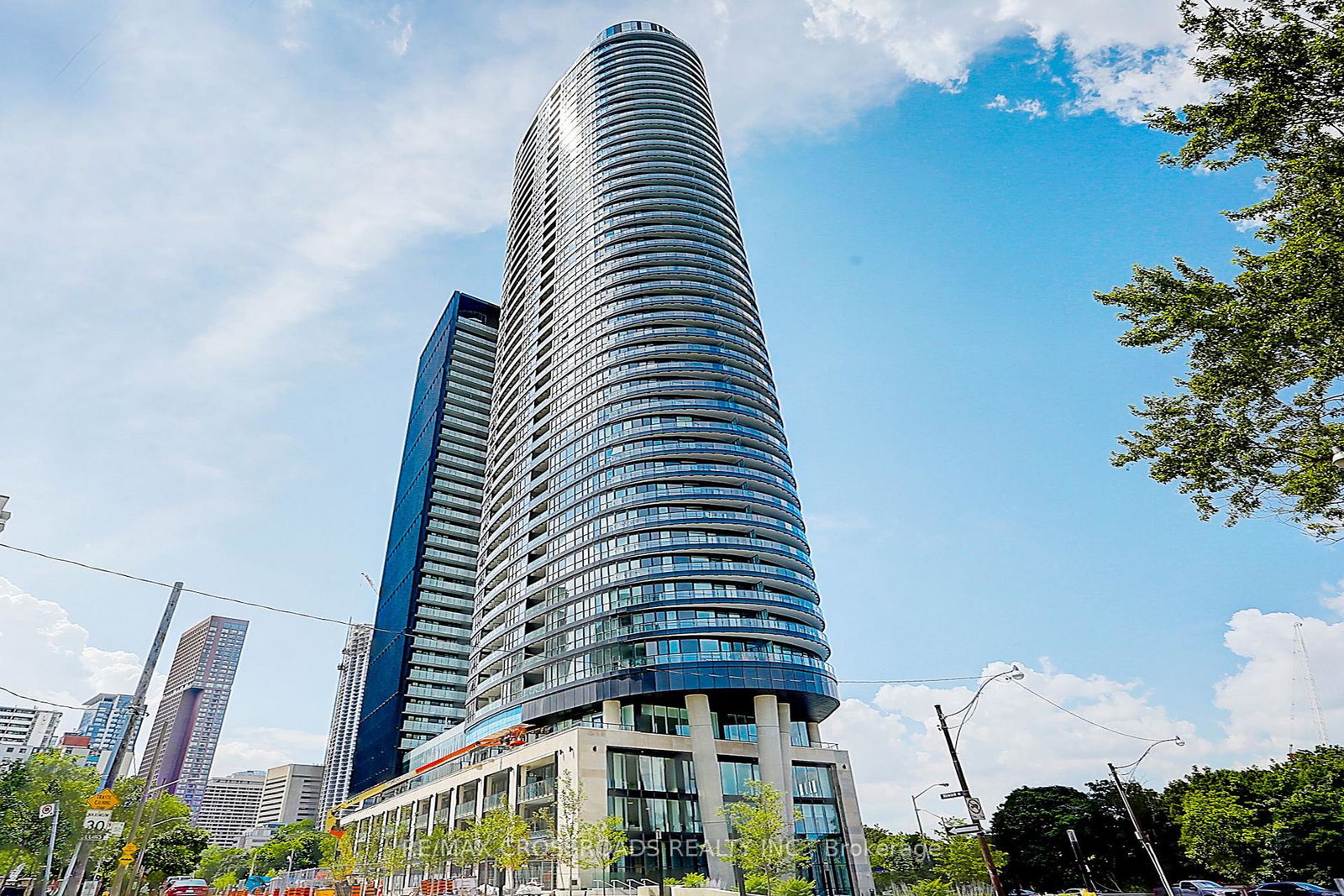 585-bloor-street-e-toronto-ontario-c12748214