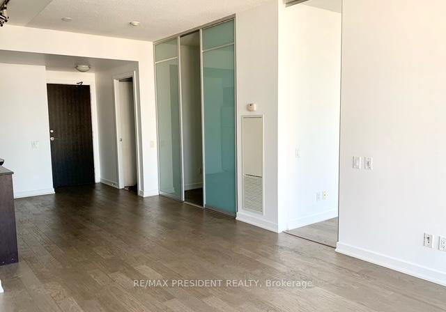 33-charles-street-e-toronto-ontario-c12748292