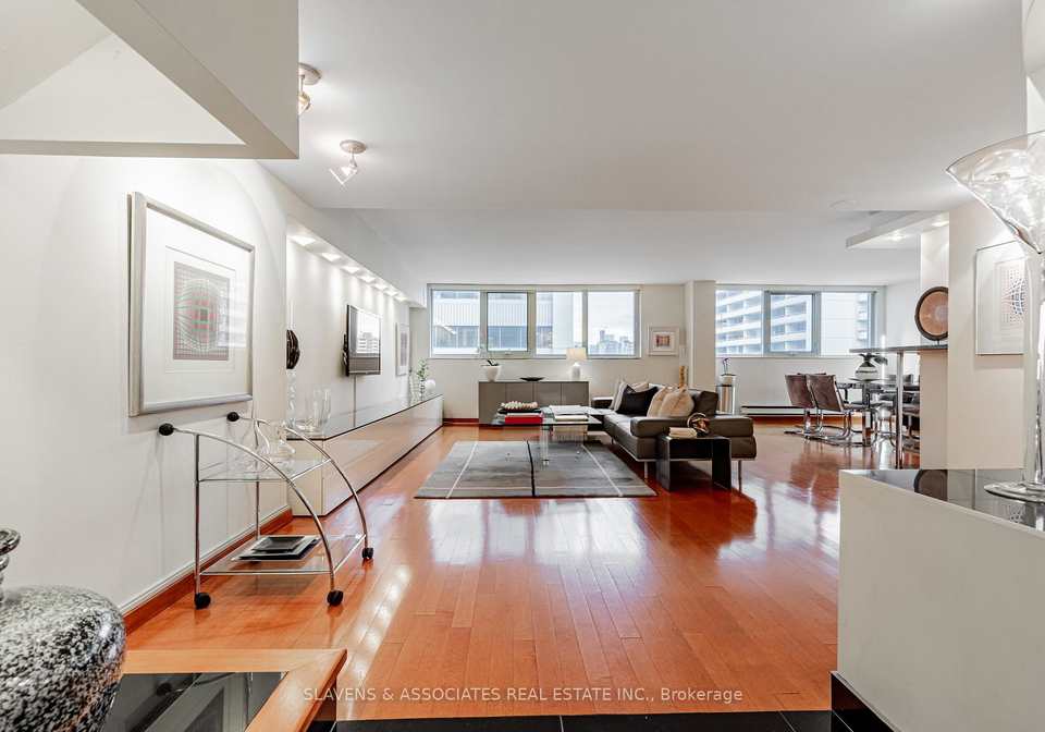 360-bloor-street-e-toronto-ontario-c12748462
