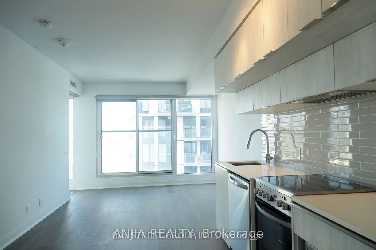 181-dundas-street-e-toronto-ontario-c12748588