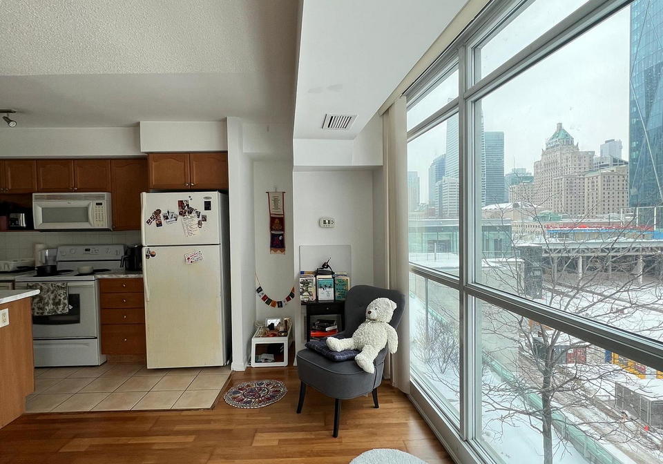 18-yonge-street-toronto-ontario-c12748976
