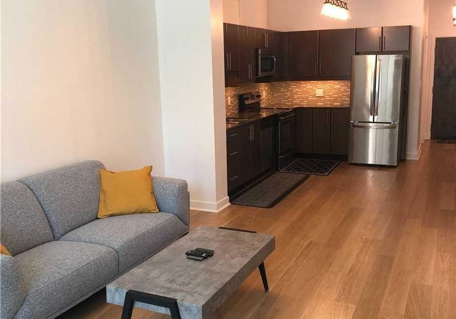 33-bay-street-toronto-ontario-c12749256