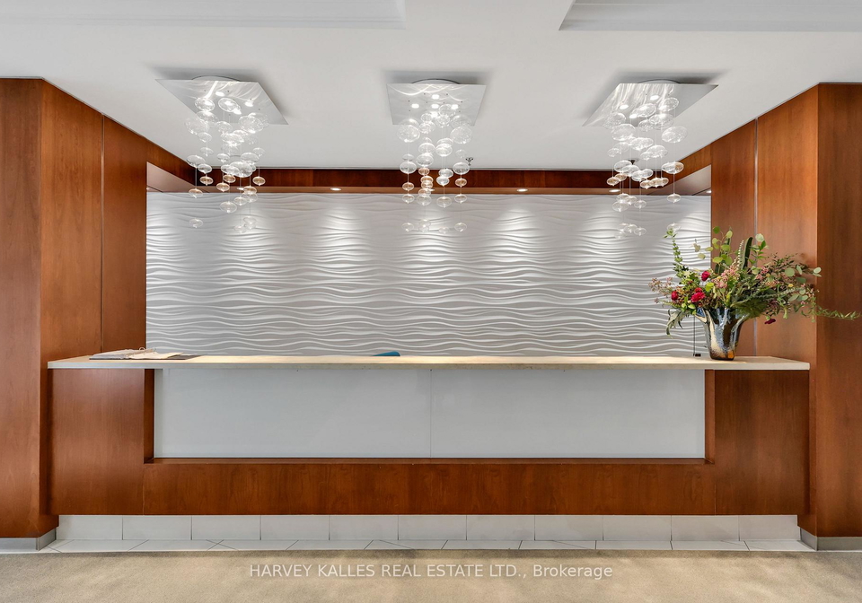 300-bloor-street-e-toronto-ontario-c12749386