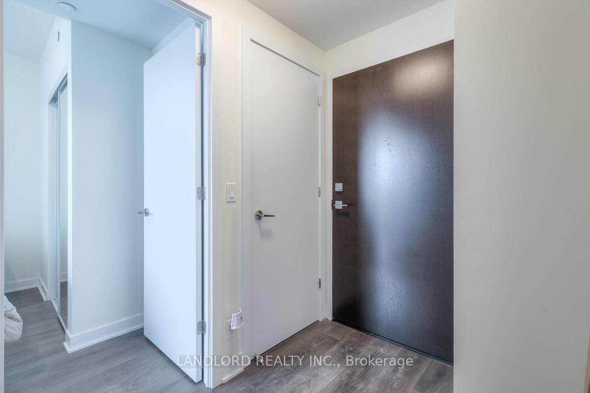 2221-yonge-street-toronto-ontario-c12749962