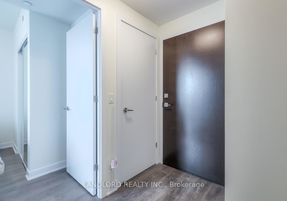 2221-yonge-street-toronto-ontario-c12749962