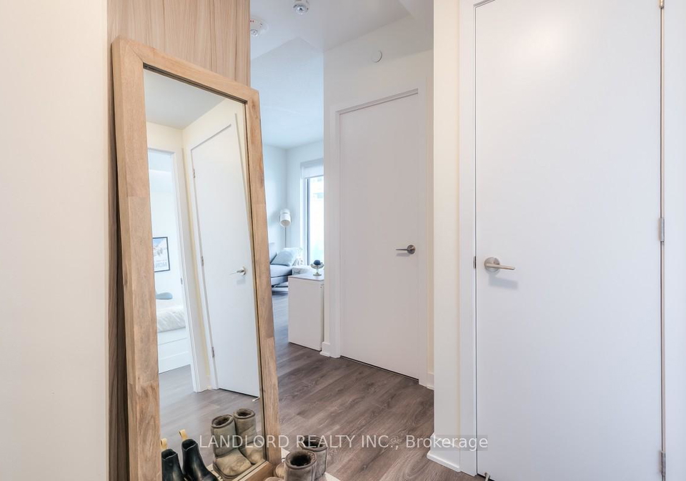 2221-yonge-street-toronto-ontario-c12749962