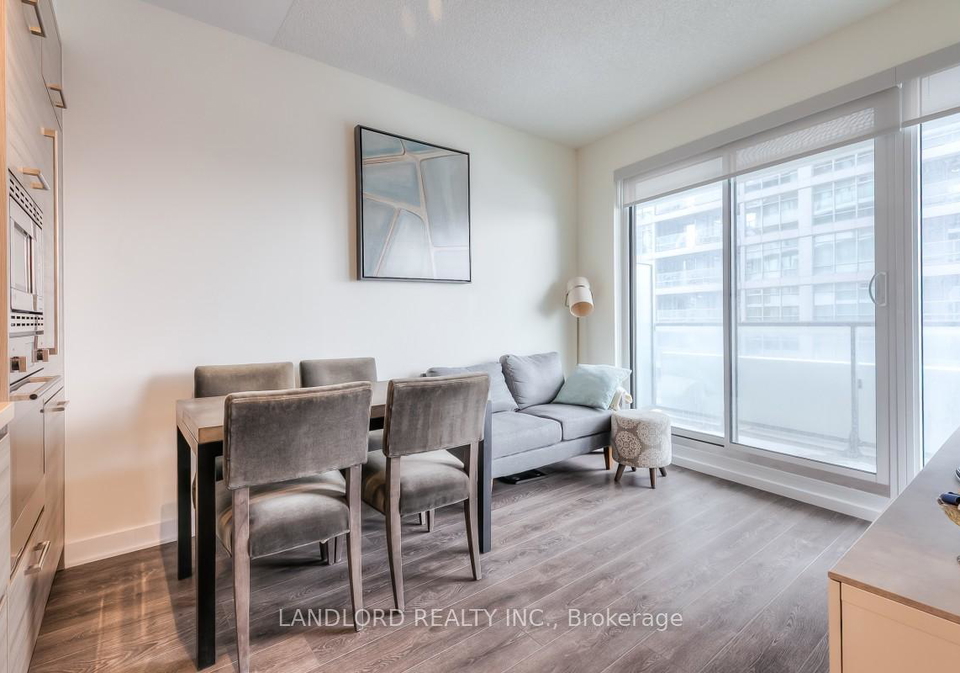 2221-yonge-street-toronto-ontario-c12749962