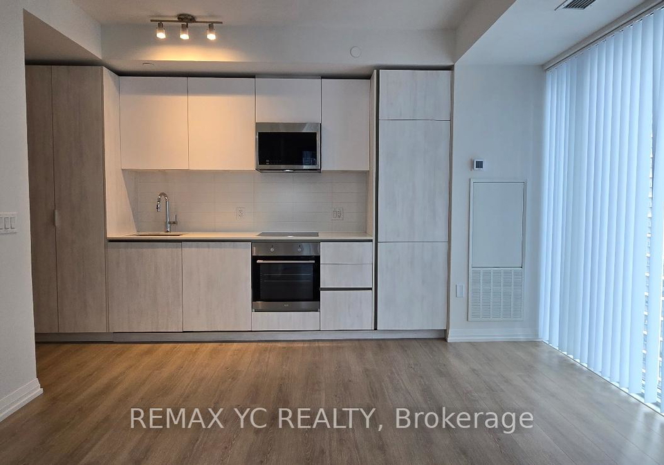 8-widmer-street-toronto-ontario-c12750626
