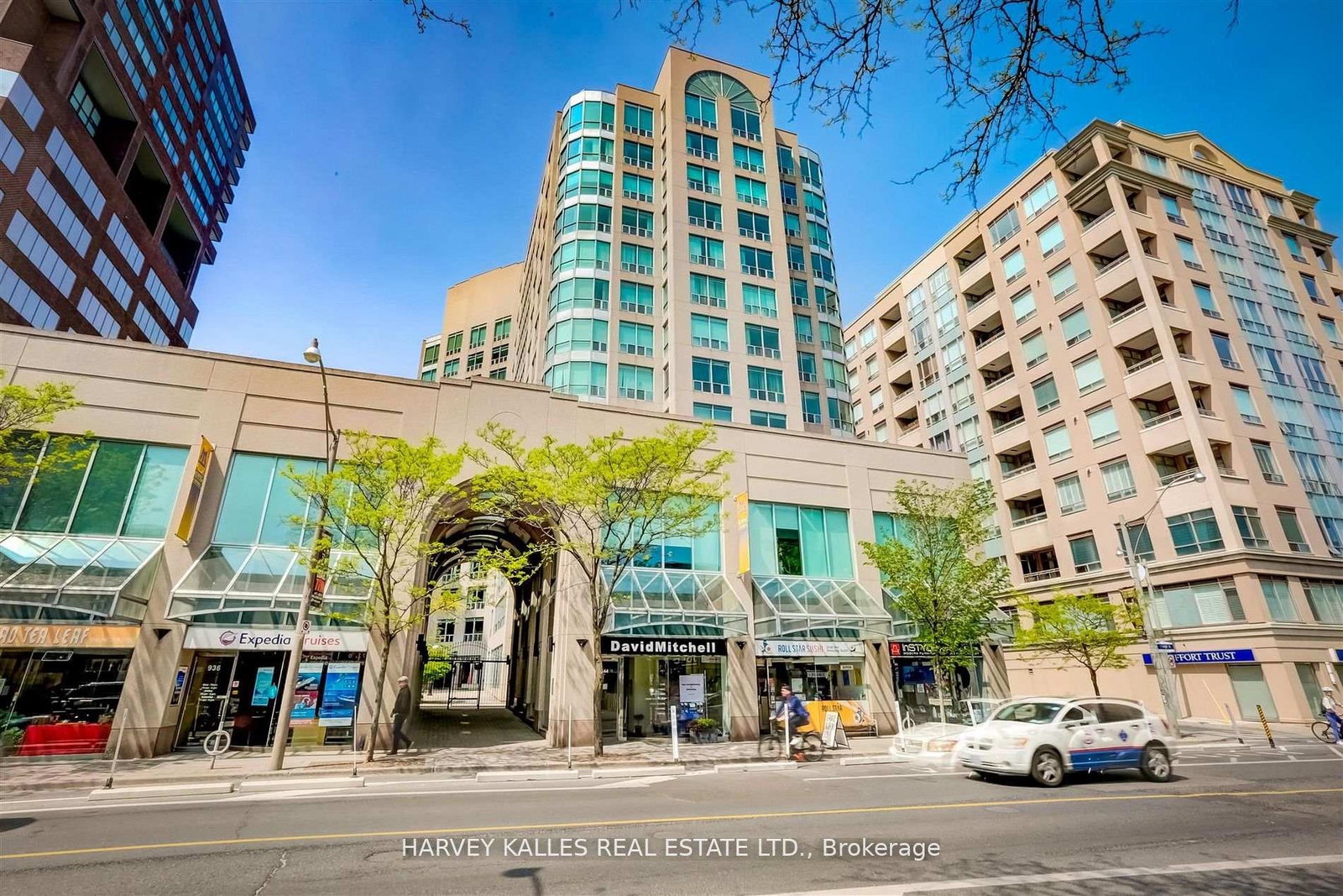 942-yonge-street-toronto-ontario-c12751068