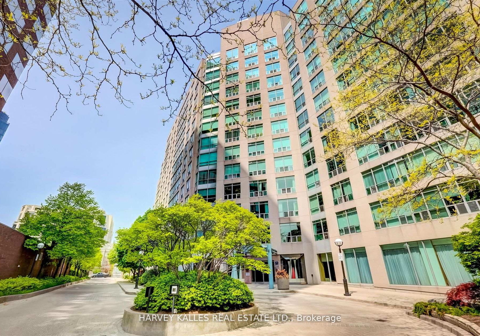 942-yonge-street-toronto-ontario-c12751068
