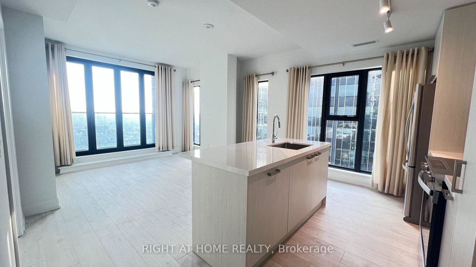 20-soudan-avenue-toronto-ontario-c12751814