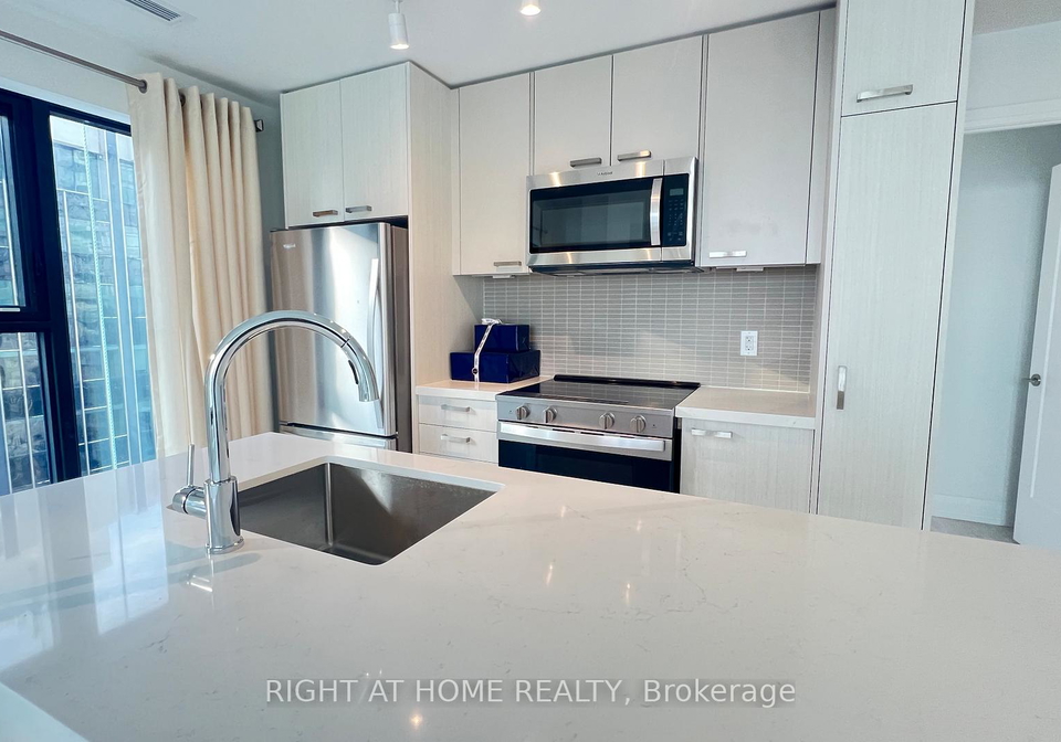 20-soudan-avenue-toronto-ontario-c12751814