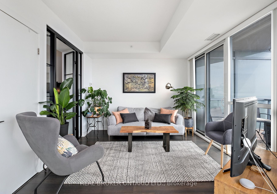 20-bruyeres-mews-toronto-ontario-c12752442
