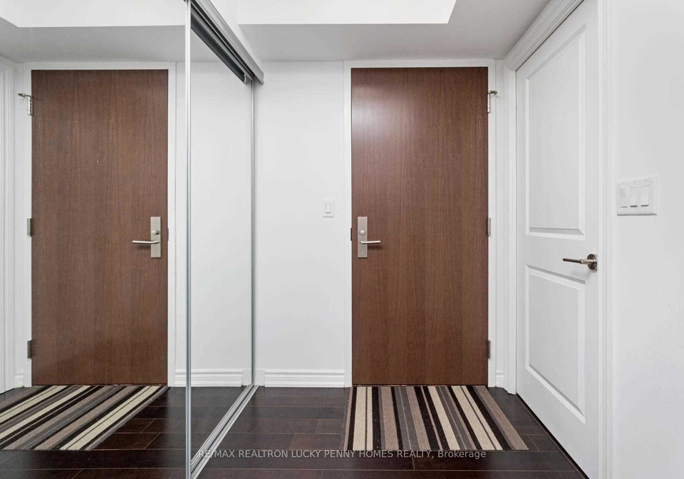 386-yonge-street-toronto-ontario-c12752688