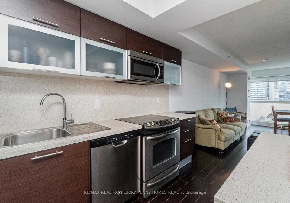 386-yonge-street-toronto-ontario-c12752688