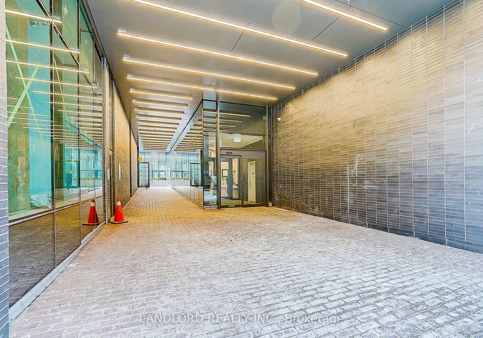 35-parliament-street-toronto-ontario-c12753350