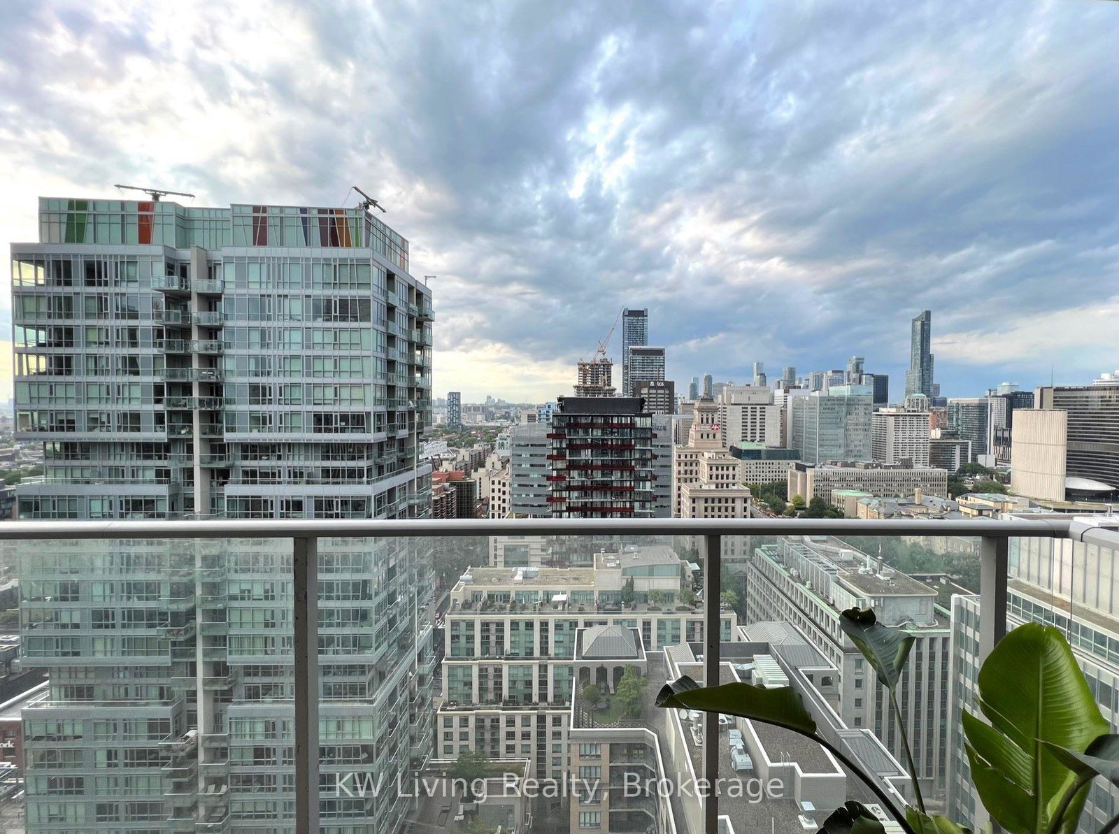 126-simcoe-street-toronto-ontario-c12753422