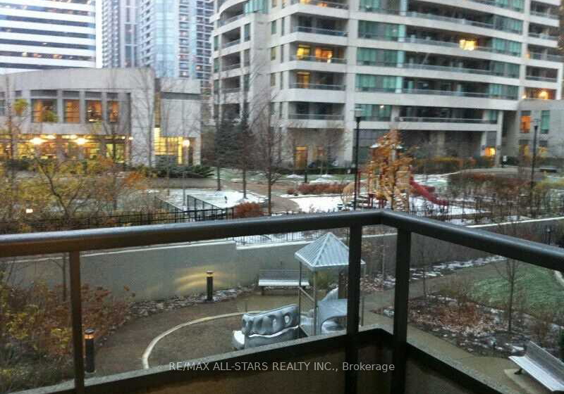 35-hollywood-avenue-north-york-ontario-c12753548