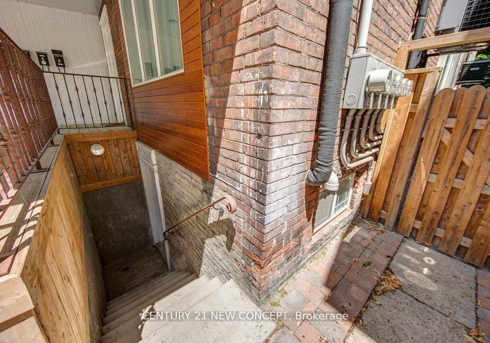 157-walmer-road-toronto-ontario-c12753572