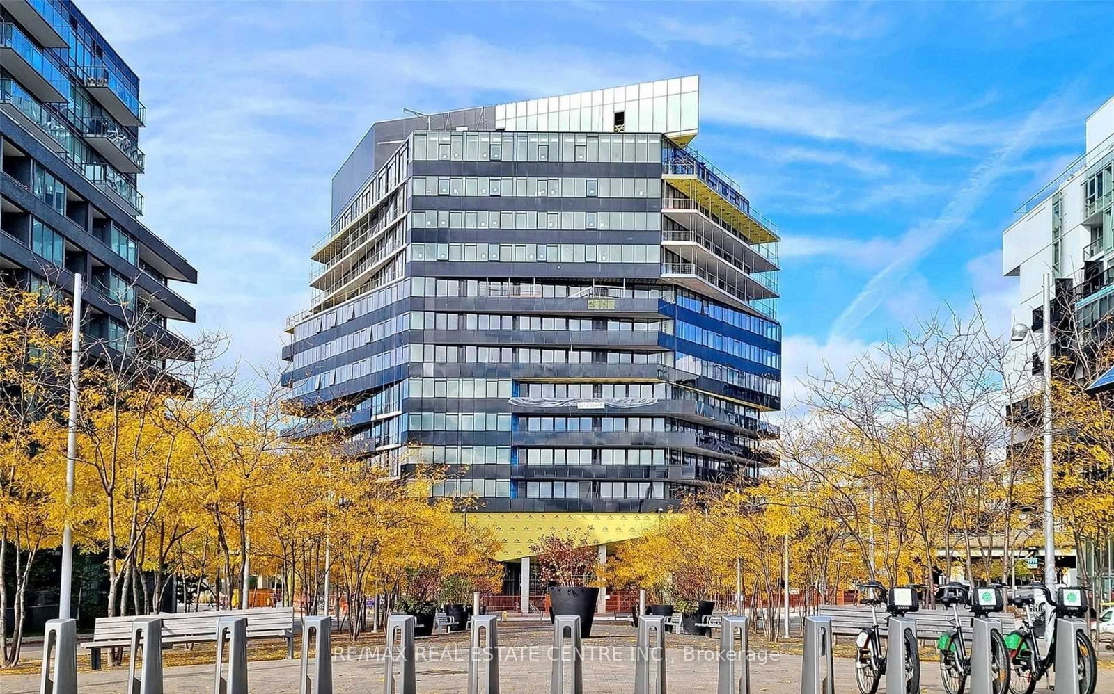 21-lawren-harris-square-toronto-ontario-c12753946