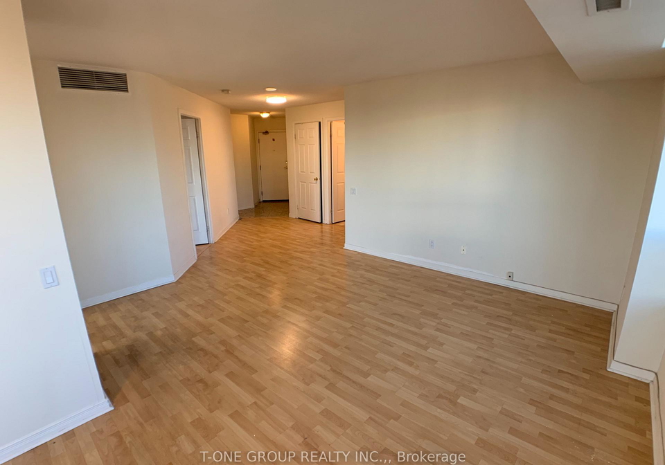 8-hillcrest-avenue-north-york-ontario-c12754316