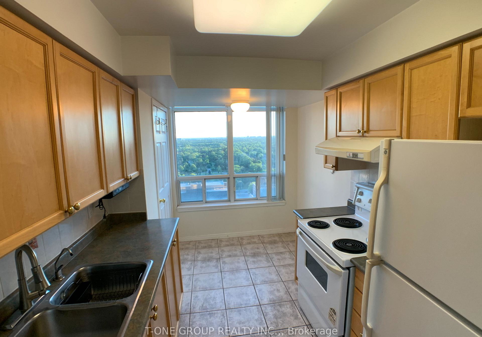 8-hillcrest-avenue-north-york-ontario-c12754316