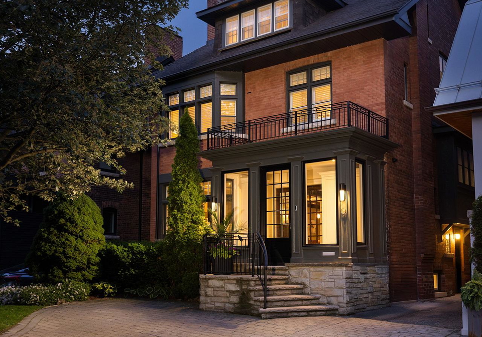9-lynwood-avenue-toronto-ontario-c12754966