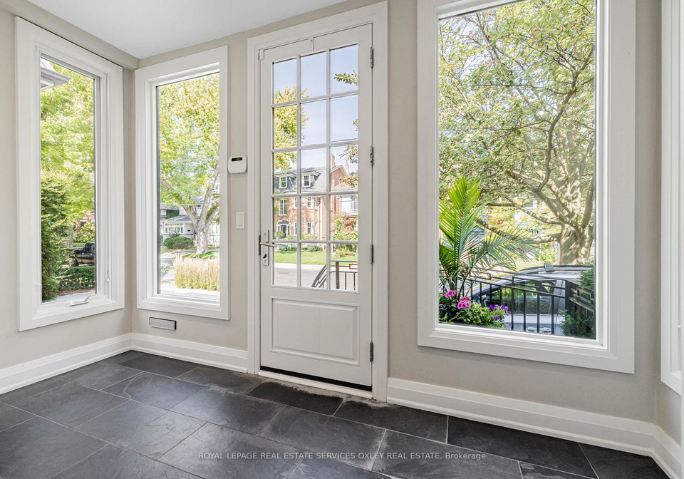 9-lynwood-avenue-toronto-ontario-c12754966