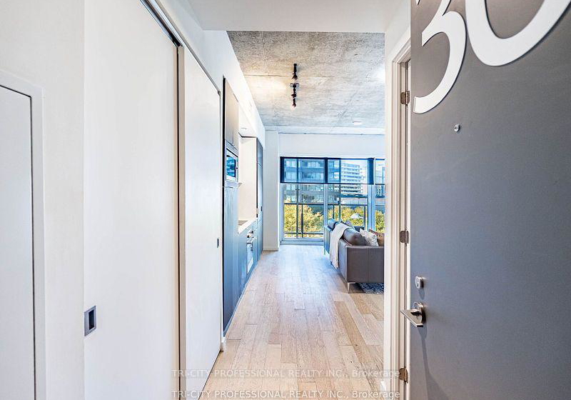170-bayview-avenue-toronto-ontario-c12755386