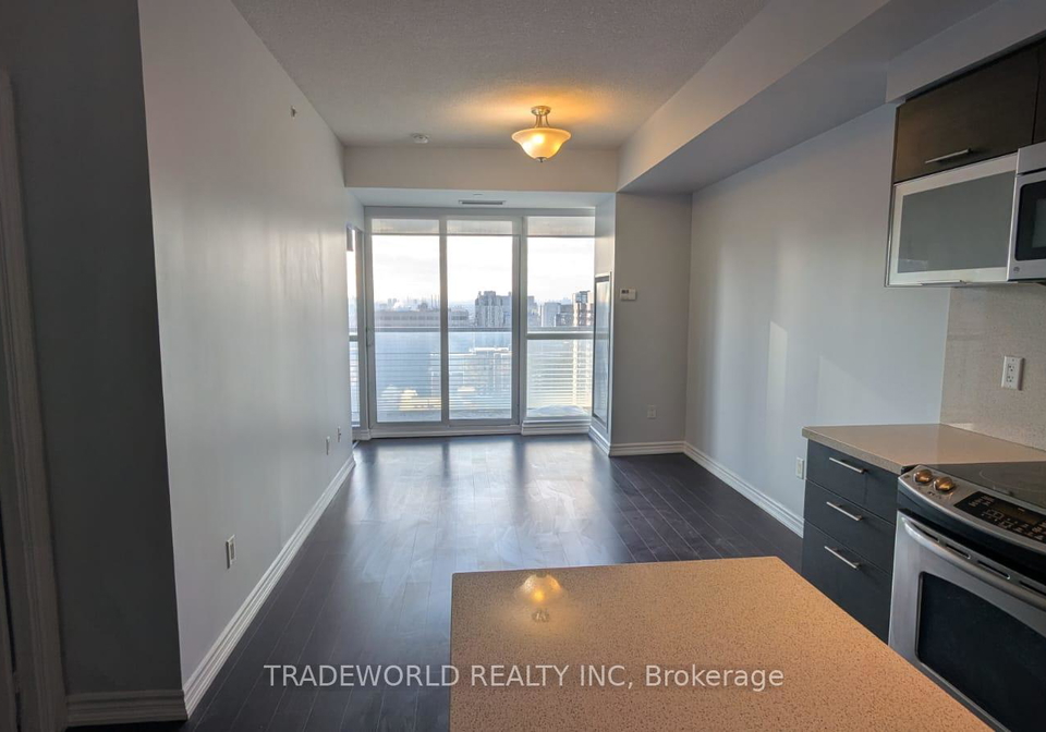 386-yonge-street-toronto-ontario-c12755392
