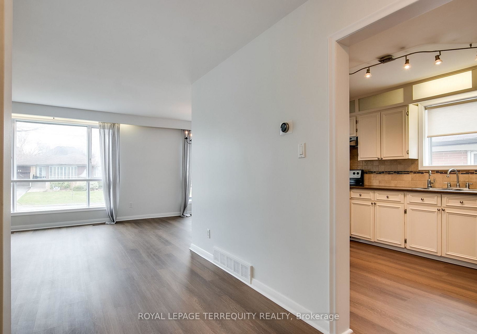 93-searle-avenue-toronto-ontario-c12755472