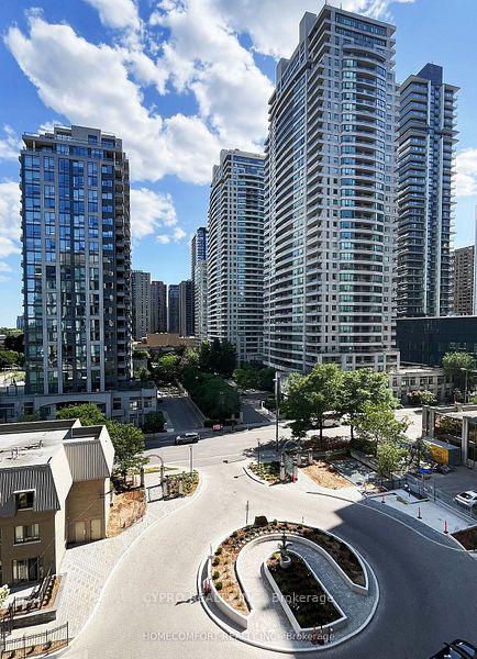 28-hollywood-avenue-north-york-ontario-c12756246