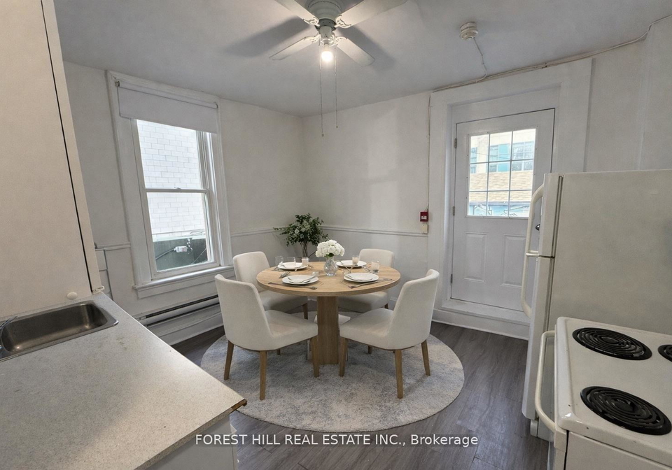 132-dundas-street-e-toronto-ontario-c12756822