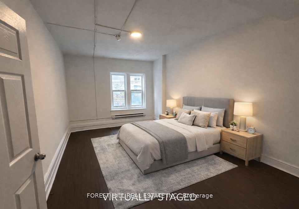 132-dundas-street-e-toronto-ontario-c12756822