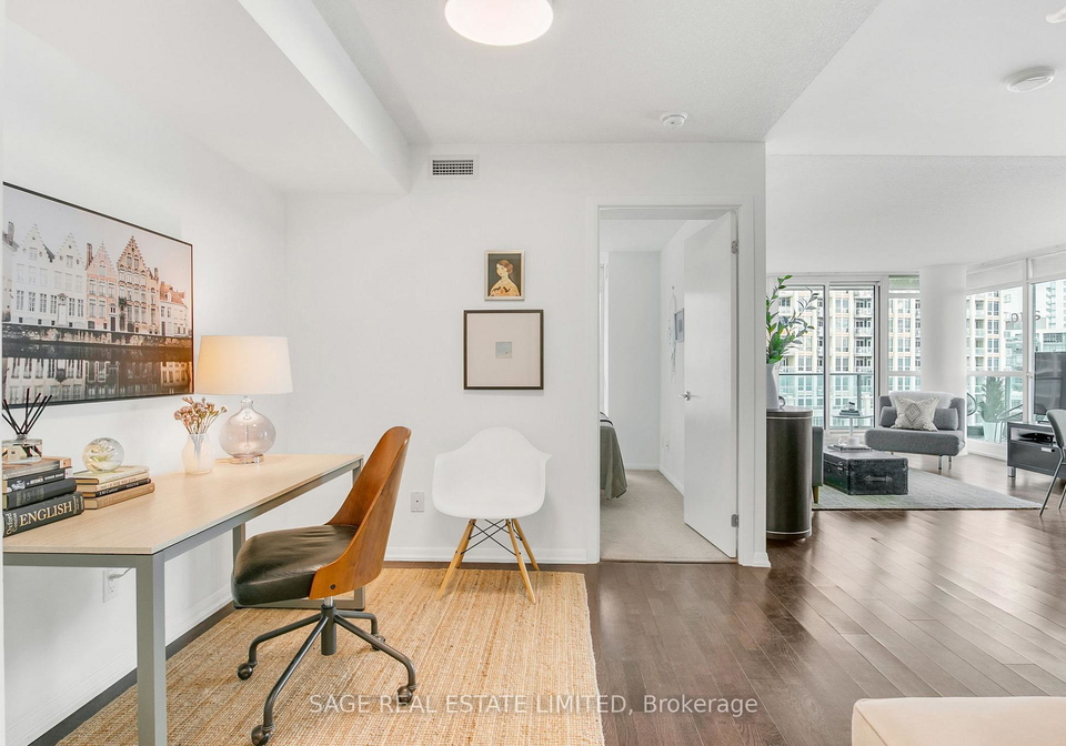 209-fort-york-boulevard-toronto-ontario-c12757362