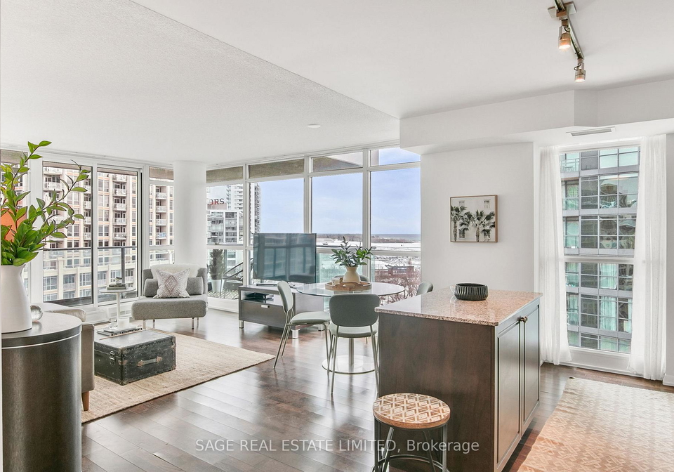 209-fort-york-boulevard-toronto-ontario-c12757362