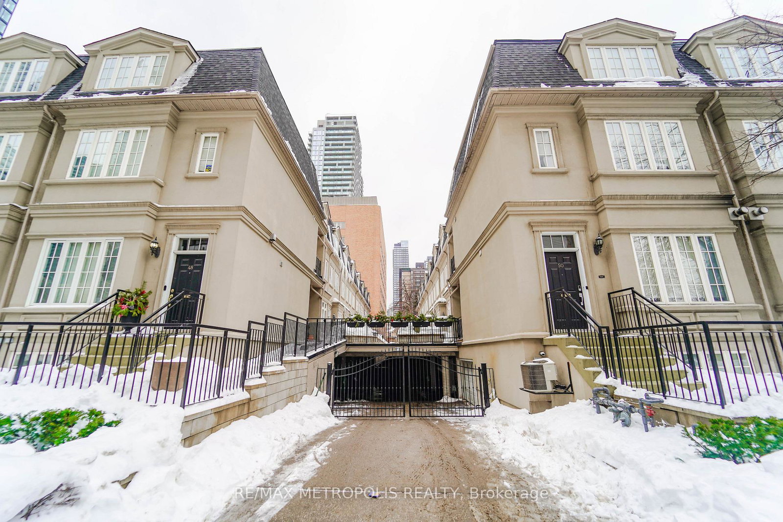 14-luscombe-lane-toronto-ontario-c12757698