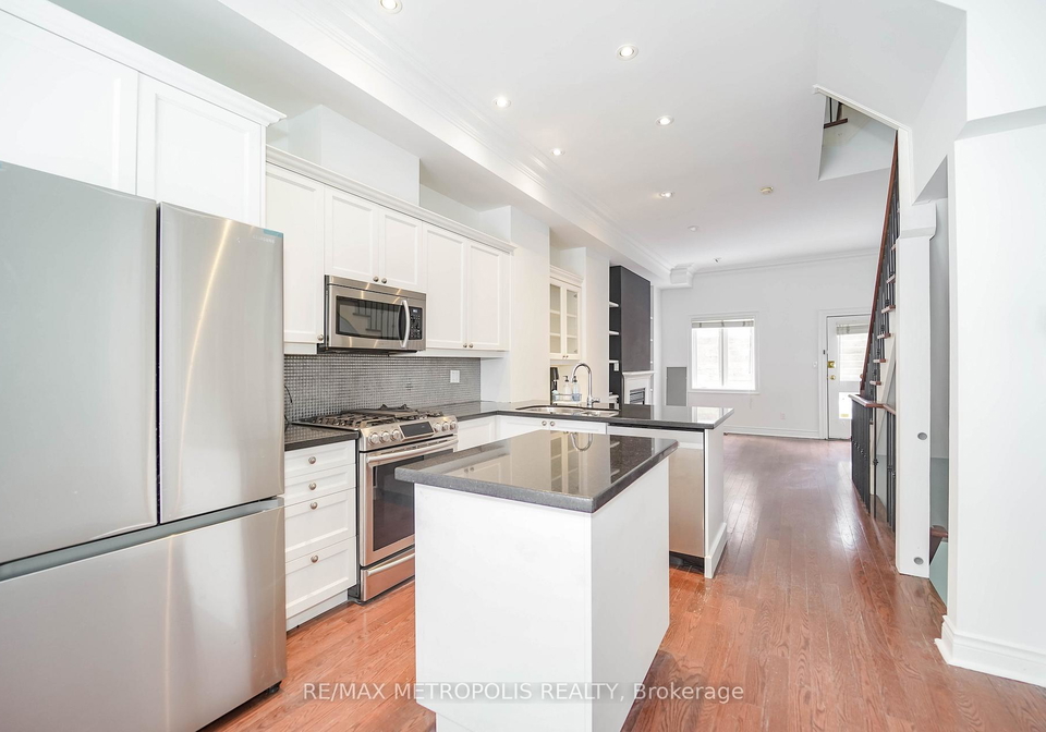 14-luscombe-lane-toronto-ontario-c12757698
